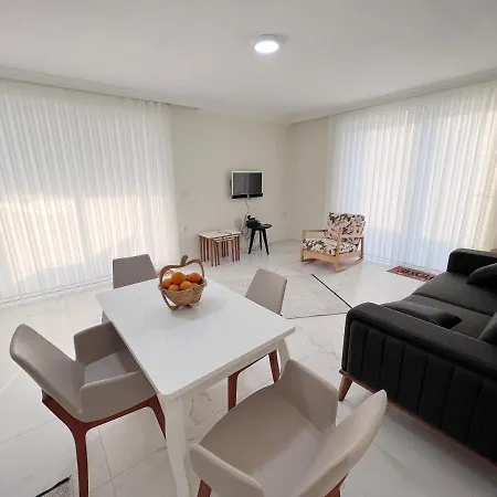 Villa Cempark Ortaca'da Havuzlu Muestakil Korunakli