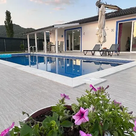 Villa Cempark Ortaca'da Havuzlu Muestakil Korunakli Ortaca (Mugla)