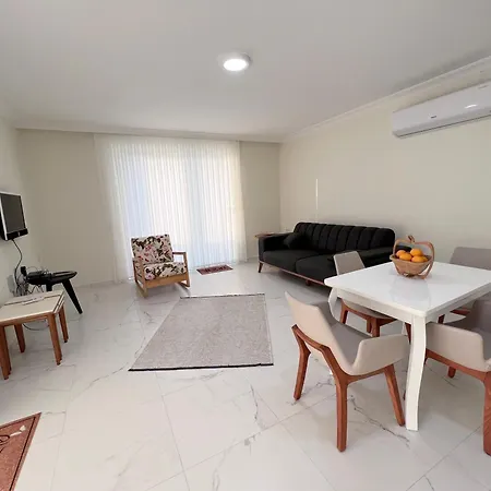 Cempark Ortaca'da Havuzlu Muestakil Korunakli *