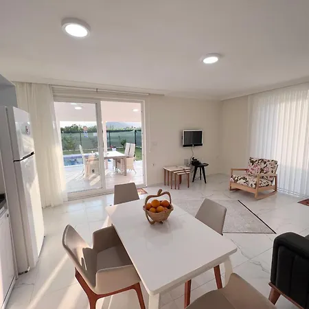 Cempark Ortaca'da Havuzlu Muestakil Korunakli Villa *