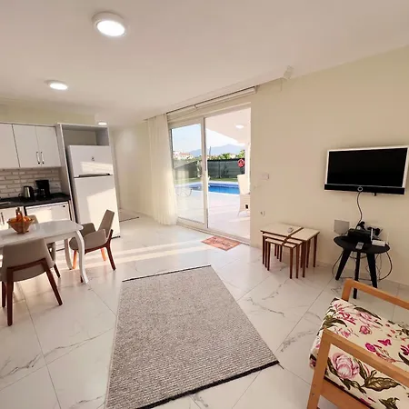 Villa Cempark Ortaca'da Havuzlu Muestakil Korunakli *
